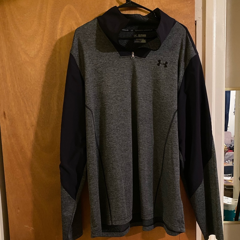 Under Armour cold gear pull over.
